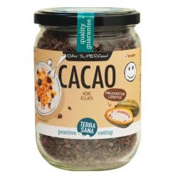 Raw cacao nibs in glas