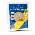 Zonnebloempittenbrood gesneden glutenvrij